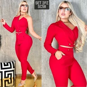 Red 2 piece set ♦️SOLD ♦️